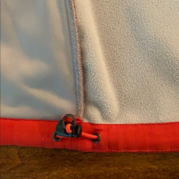 EUC Isis red soft shell - Picture 7 of 12